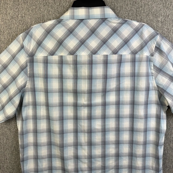 Travis Mathew Blue Gray Plaid Short Sleeve Button Up Shirt Men's Size L READ - Picture 4 of 13